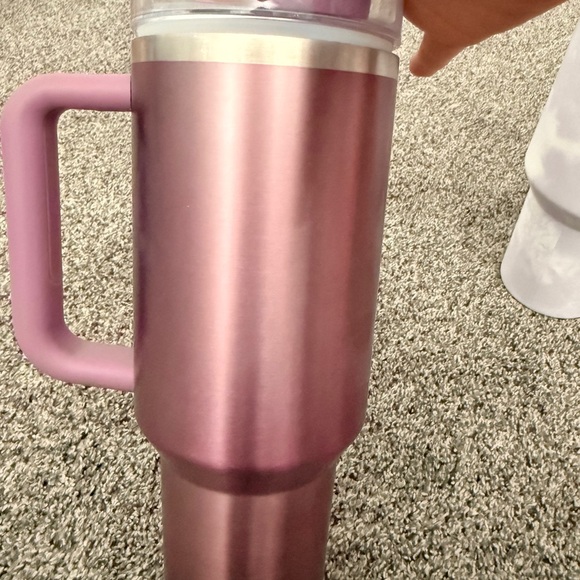 2 Stanley Insulated Mugs - chrome purple and Light tie dye purple and white - Picture 4 of 9
